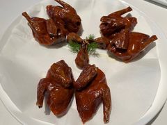 脆皮乳鸽-新荣记(BFC外滩金融中心店)