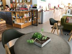 大堂-今日艺术汇书店