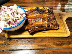 -Ribs & Burgers The Rocks