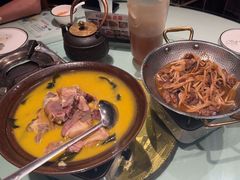 -帅巴人舅母子腊蹄民俗村