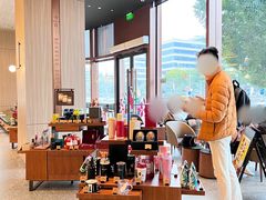 -星巴克臻选(上海虹桥新天地三店)