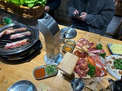 -汉城烤肉·黑金冠(华山路店)