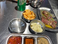 -马路牙子烧烤音乐酒馆(望京店)