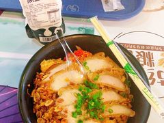 锅烧干捞螺蛳粉-怂猫抓子·成都冒烤鸭