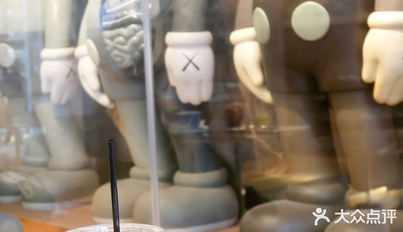 魔都 | 以KAWS之名，打卡重生☕