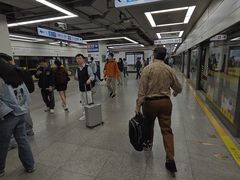 -东方体育中心(地铁站)