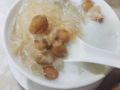鲜奶鹰嘴豆雪耳-老周记顺德双皮奶