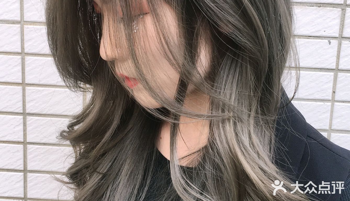 青木亚麻灰