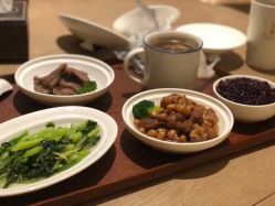 -臻康乃馨月子中心(集美店)