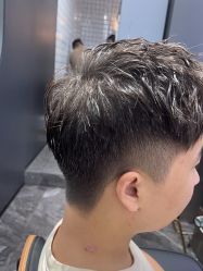 -藤野造型•烫染专业店