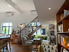 -彳亍咖啡·这里(水湾路店)