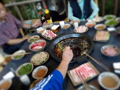-茅草房·河畔园林火锅