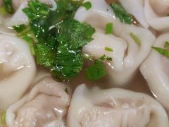 鲜肉虾仁馄饨-南城香·饭香串香馄饨香(富丰桥店)