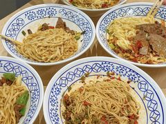 -李与白包子铺(桐梓林店)