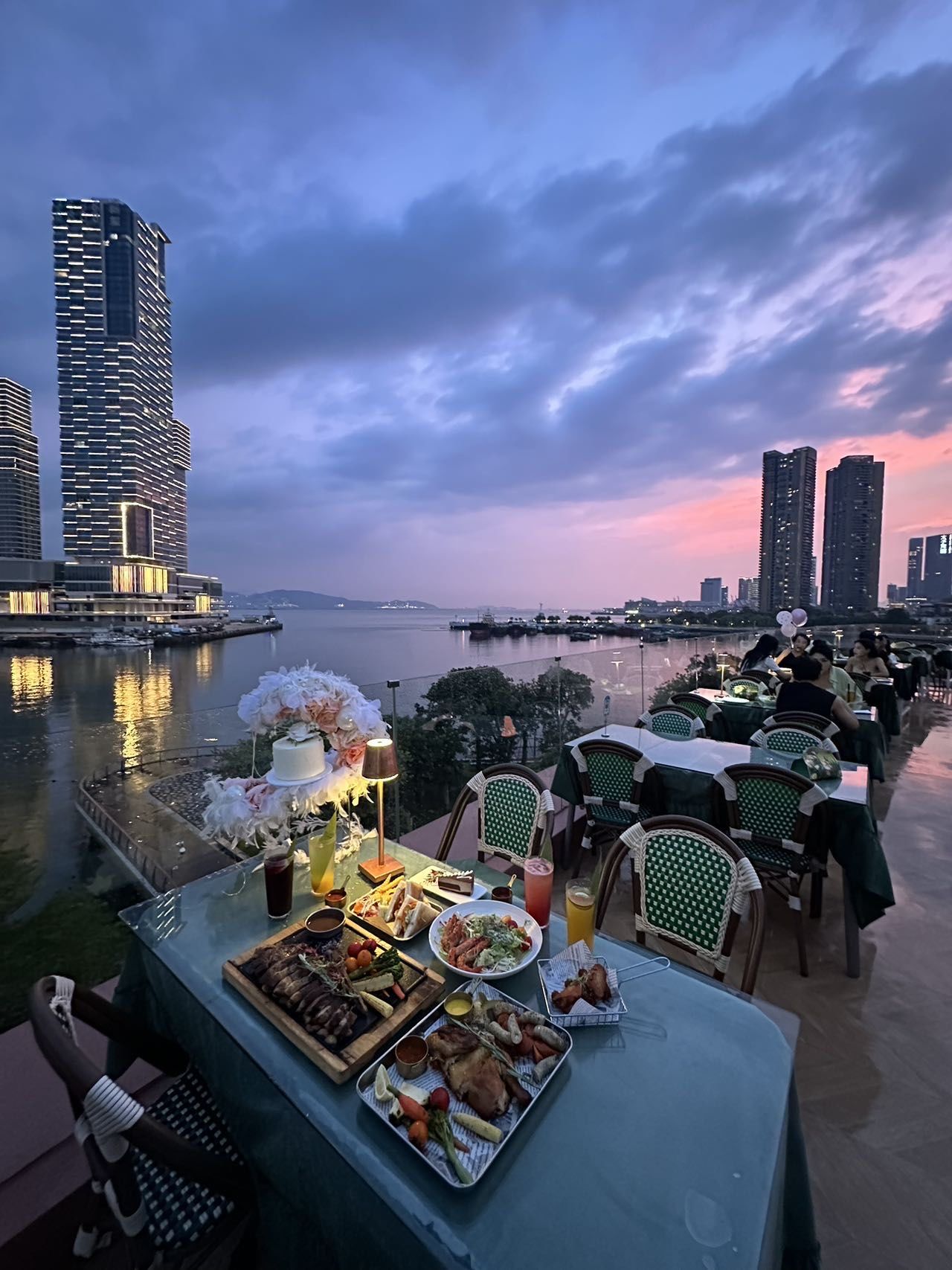 真的在深圳!绝美日落海景餐厅!