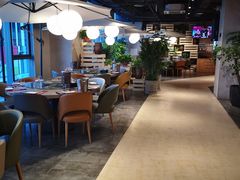 大堂-日进一片海.生腌海鲜火锅.宵夜烧烤(三里屯总店)