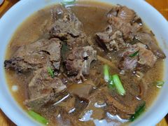 笋干炖排骨-温州一家人美食(西木头市店)