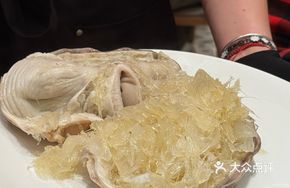 Shark Fin Wrapped in Pork Stomach (with 7 taels of shark fin, pork stomach, and chicken)