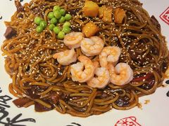 炸酱面份量多到惊人-乐园夜市场(五道口王庄路店)