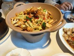 -八府香鸭·啫啫煲(华山路店)