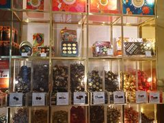 零售区-VENCHI 闻绮(上海佛罗伦萨小镇店)