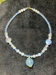 -灵彩珠宝(朗香街店)