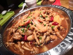 牛蛙煲-胖哥俩肉蟹煲(万国店)