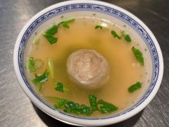 牛丸汤-潮界(凯德晶萃店)