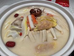 -三人行骨头王火锅(长寿店)