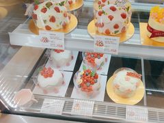 -花花卷卷·鲜食蛋糕(静安久光百货店)