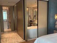 -深圳国际会展中心希尔顿酒店(前海华发冰雪世界店)