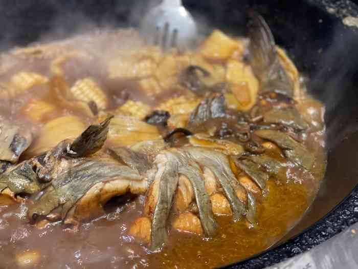 咸淡味道刚刚好,孜然面儿洒的到位,现杀的鱼8376来就是香!