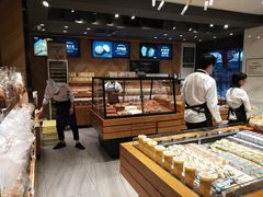 面包甜点陈列柜-惠诚滋知(盐务街店)