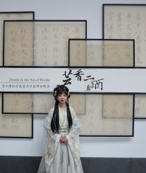 -梦回汉唐汉服旗袍体验馆(拙政园店)