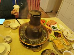 -洞庭洲·防空洞火锅·烧烤·铜锅涮肉(新百广场店)