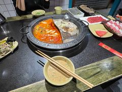 -宽板凳老灶火锅(台湾街店)