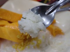 -芒果糯米饭摊子