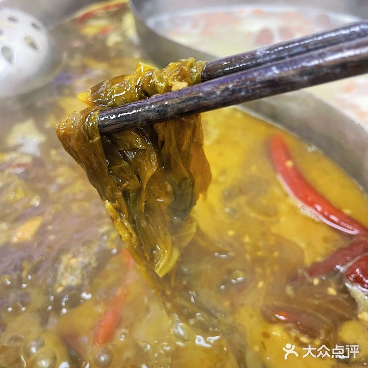 酸菜串串儿认准胡龙飞
