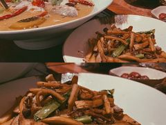 盐焗菌菇-丝路金桃·新疆菜(徐汇店)