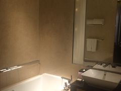 -广州天河希尔顿酒店