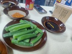 -猪三哥肥肠鸡川菜小炒