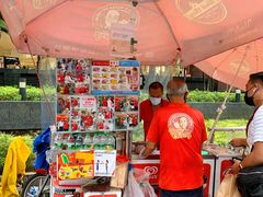 -詹爷爷乌节路街头冰淇淋
