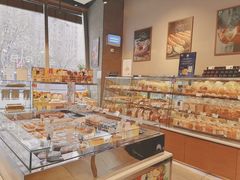 面包甜点陈列柜-巴黎贝甜(浦东大华店)