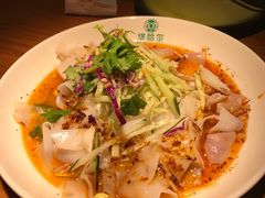 -云海肴·汽锅鸡·云南菜(天山百盛优客店)