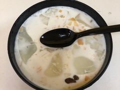 -志龙皇冠吃货椰子铺
