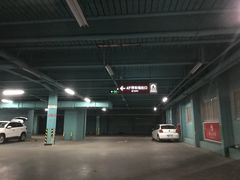 -欧尚超市苏州店停车场(金鸡湖路店)