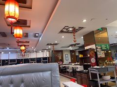 大堂-泉福居酱骨头自助广场(南大街商业步行街店)