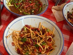 茭白炒牛肉丝-荆九爷爆炒桥头三嫩(浙大店)