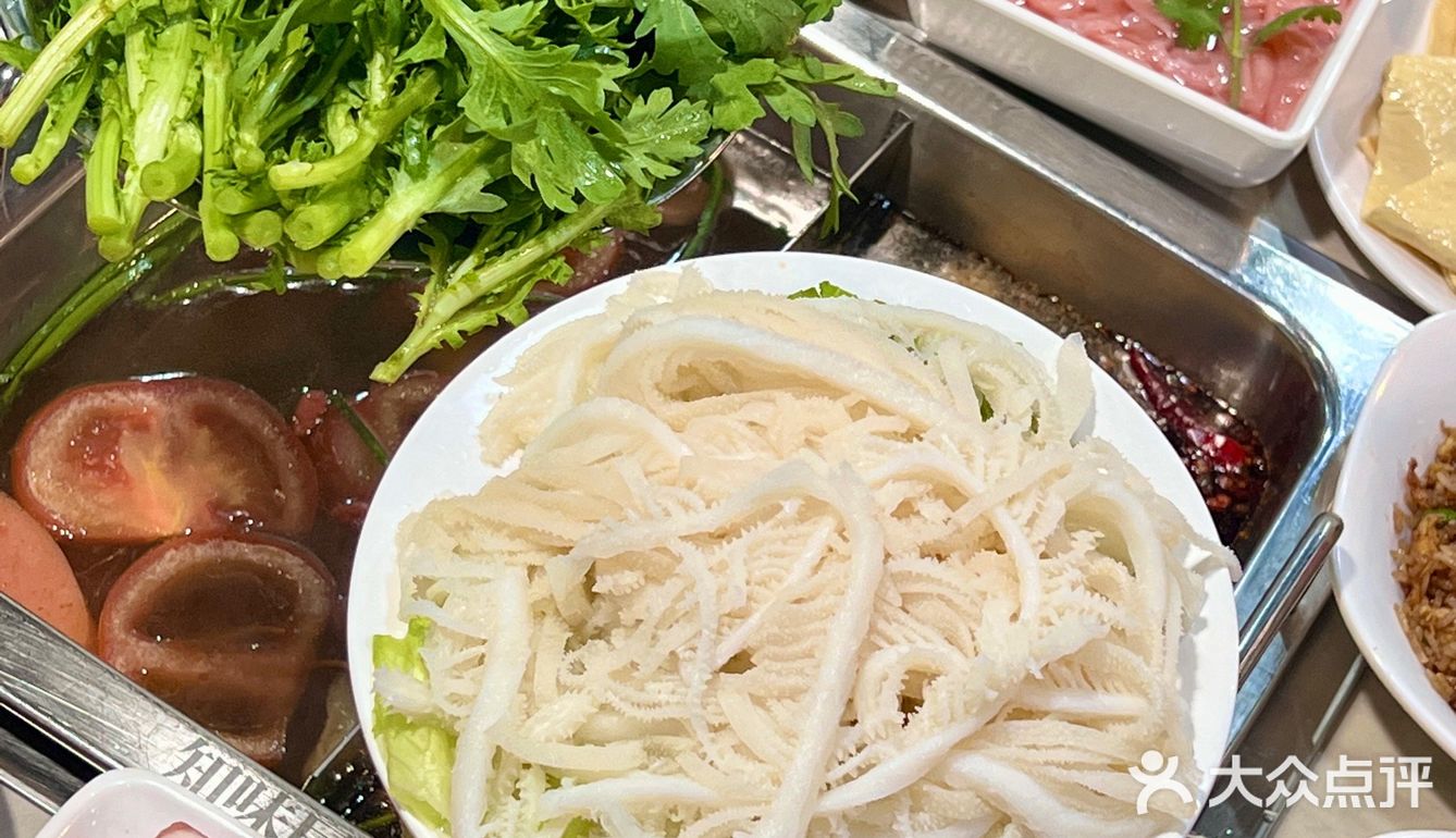真的对重庆火锅情有独钟，朋友说四方坪有个重庆火锅很辣