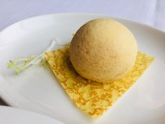 雪山脆皮叉烧包-富力丽思卡尔顿酒店·丽轩中餐厅